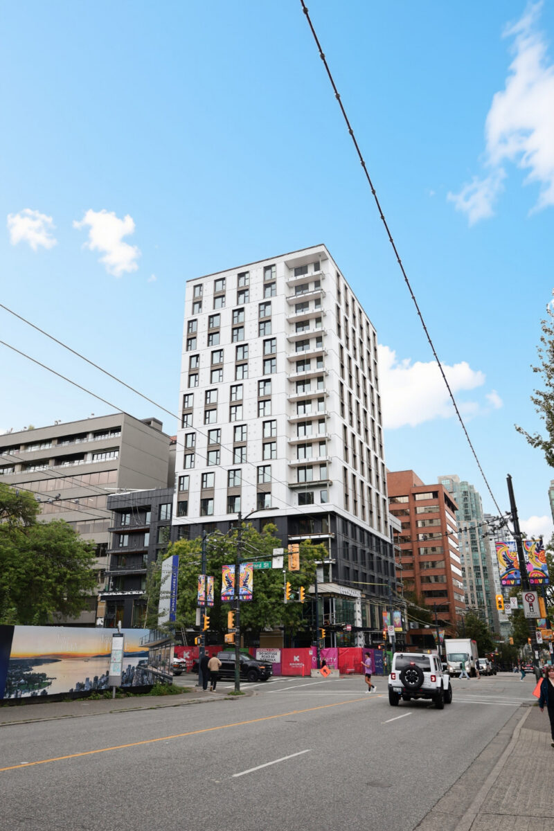 Exterior image of 981 Davie